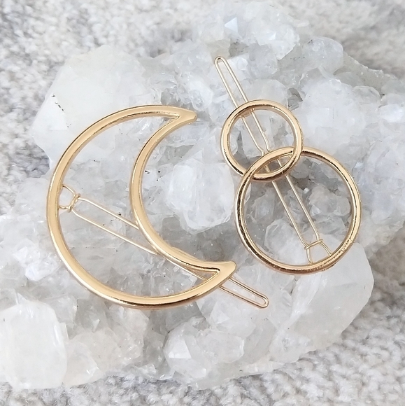 Accessories - NWOT crescent moon barrette hair clip set